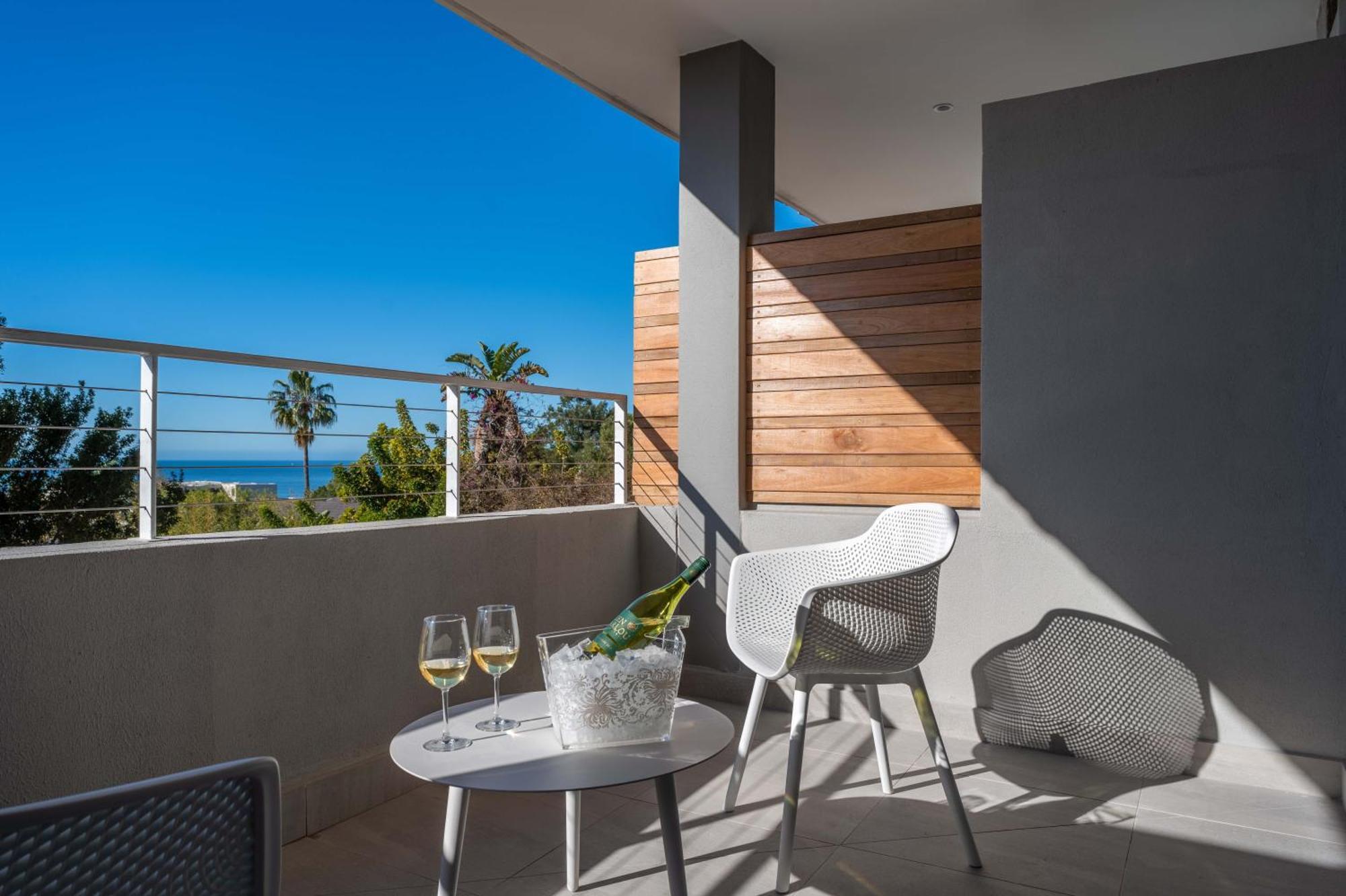 Plett Quarter Hotel - Lion Roars Hotels & Lodges Плетенбърг Бей Екстериор снимка